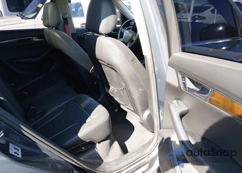 2010 Audi Q5 3.2 Premium z USA, uszkodzony, nr VIN WA1LKAFP4AA083150